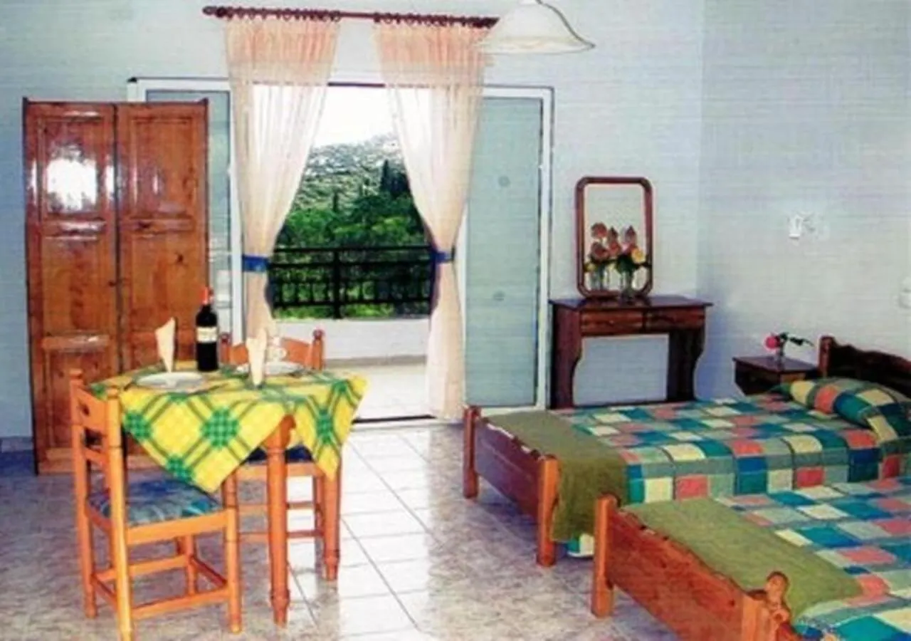 Lygies Apart Hotel Trapezaki  2*, Trapezaki (Kefalonia)